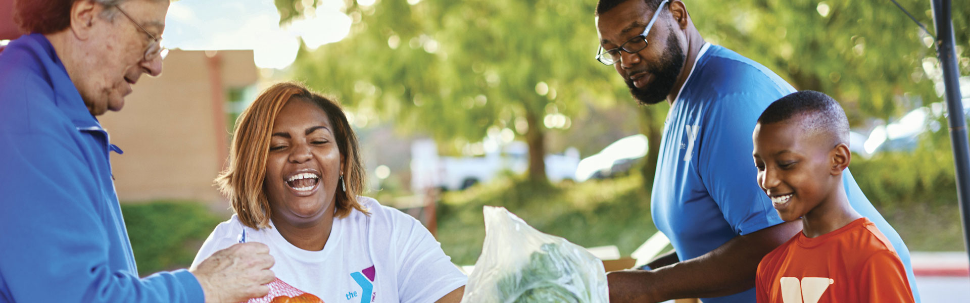 youth-volunteer